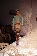 Model walk the ramp for Geisha show at the Day 1 on WIFW 2014 on 9th Oct 2013 (88)_52578b5a2051f.JPG